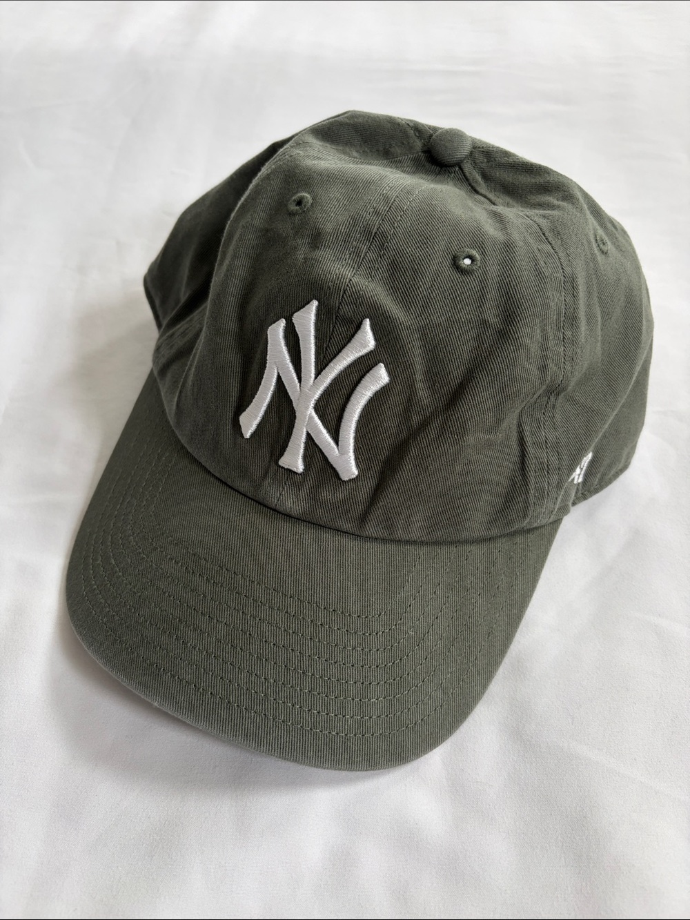 New York Yankees Olive Green Baseball Cap - White Logo